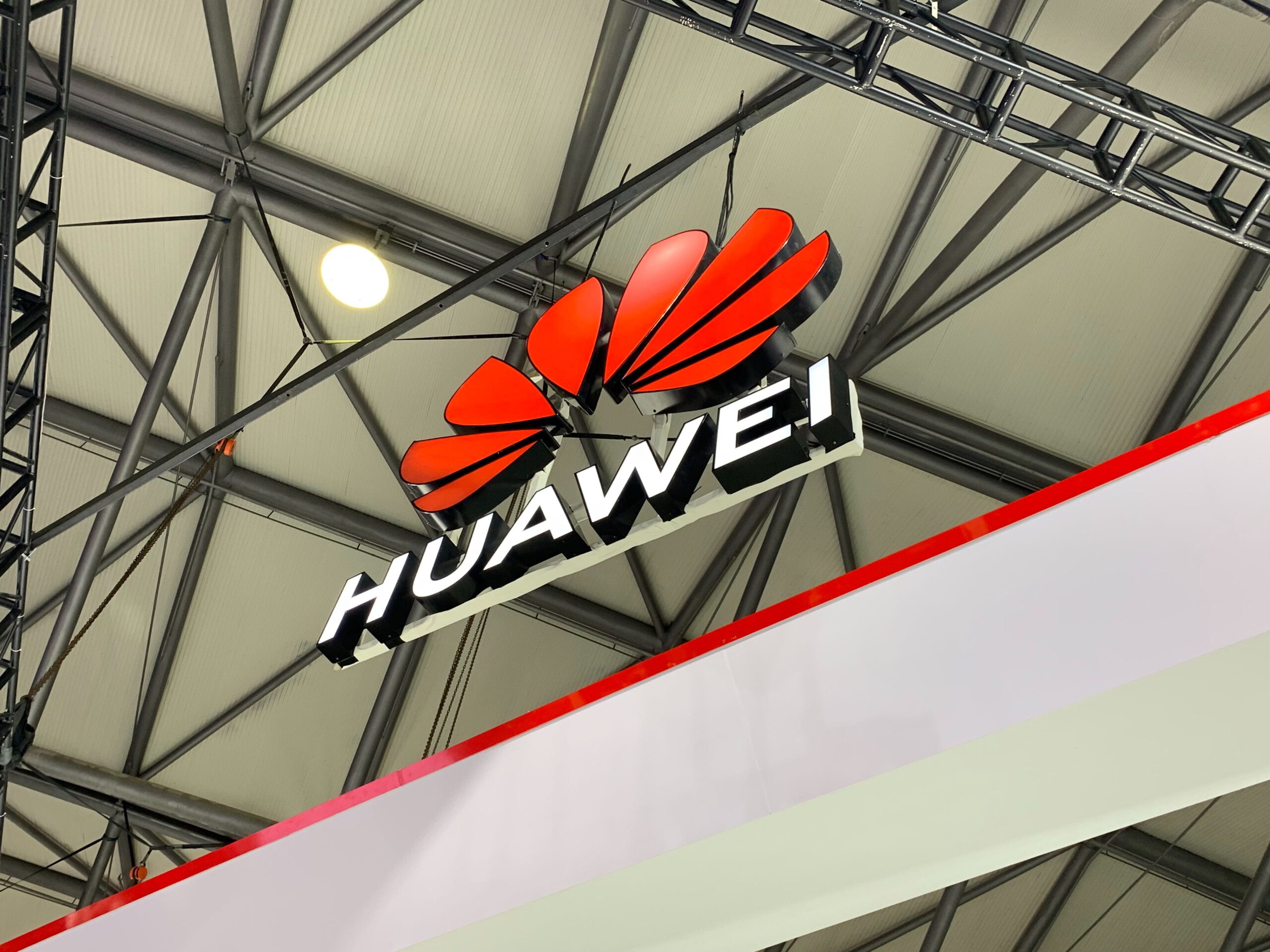 Huawei in discussions with Verizon, other US firms over royalties