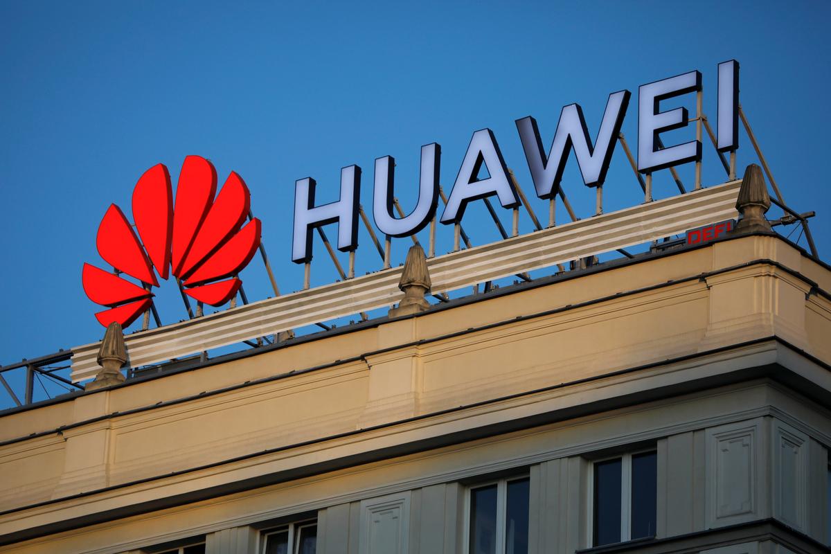 U.S. government staff told to treat Huawei as blacklisted