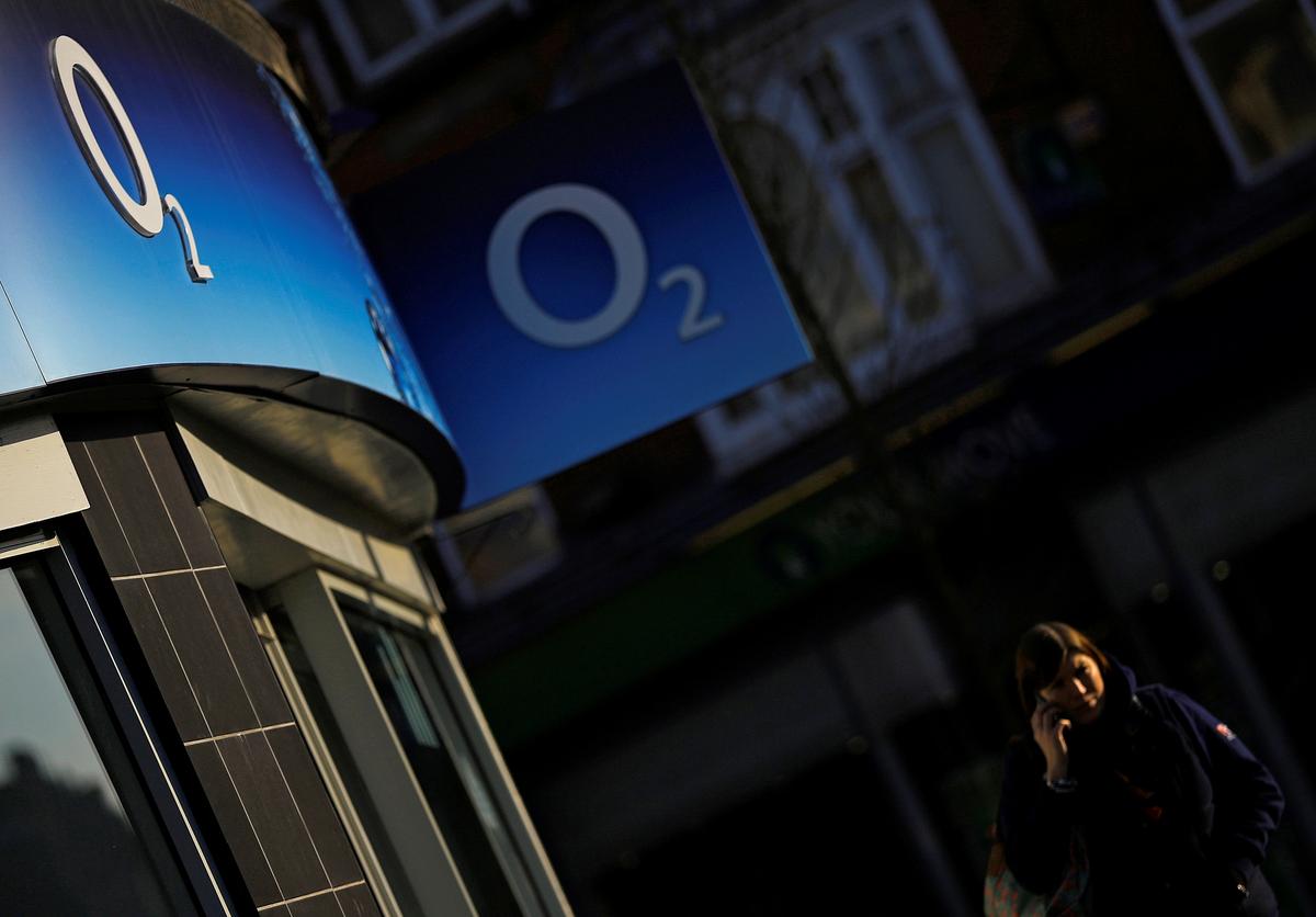 Britain's O2 to launch 5G mobile network in October