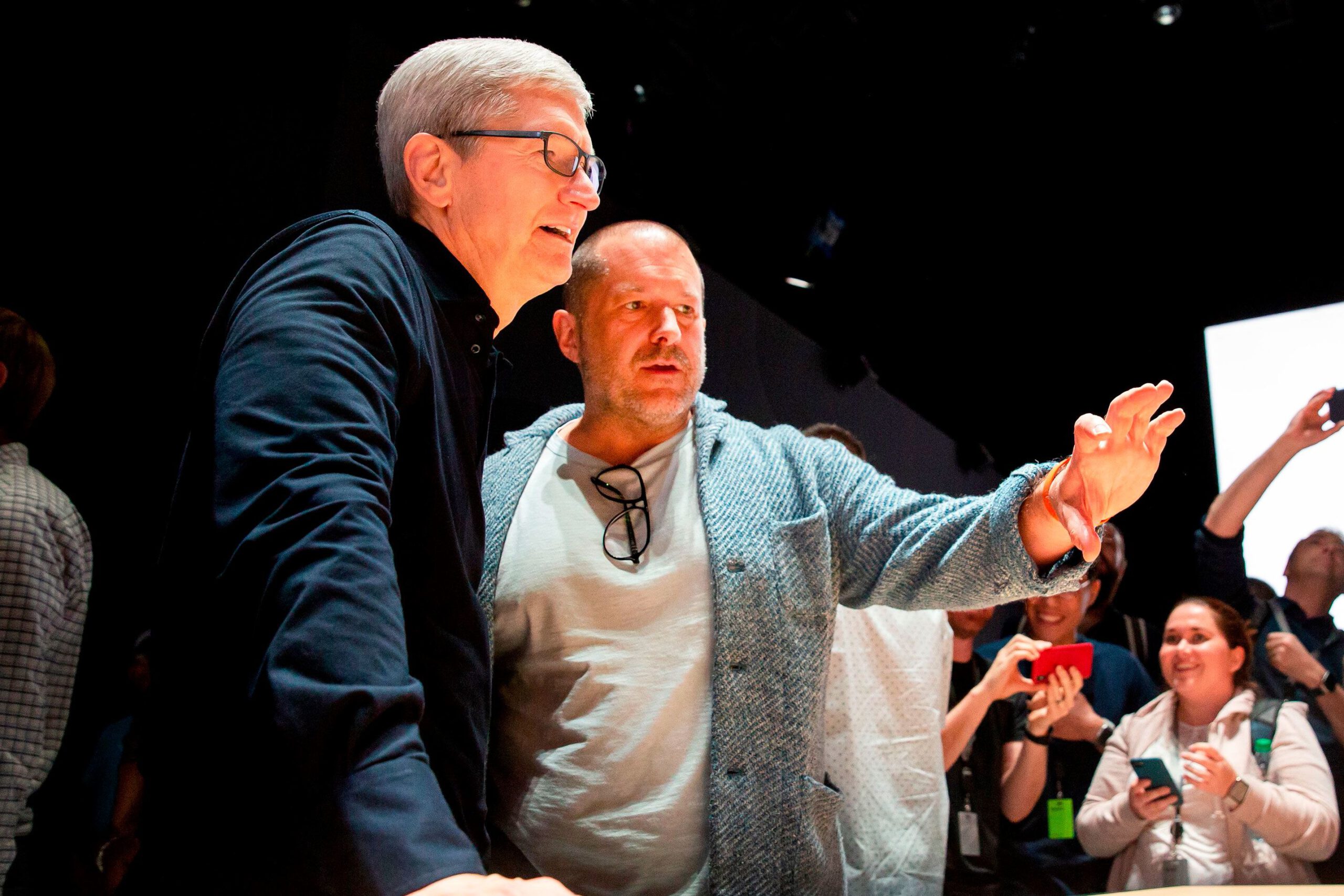 Apple CEO Tim Cook responds to story about Jony Ive's departure