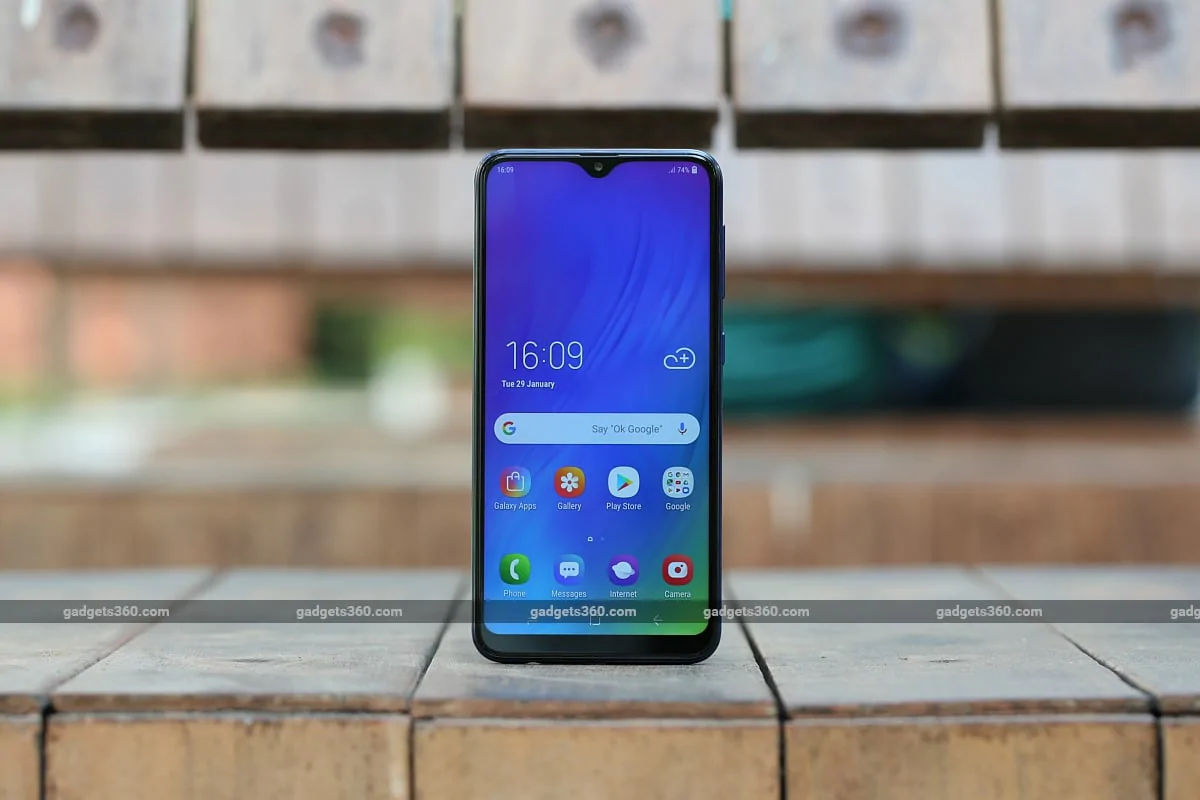 Samsung Galaxy M10 Price in India Cut for a Limited Period, Starts at Rs. 6,990