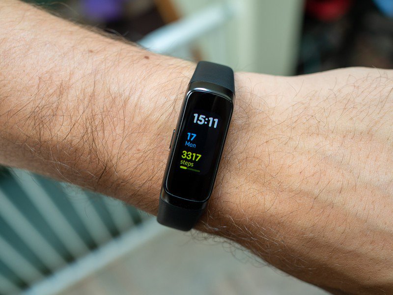 Samsung Galaxy Fit vs. Fitbit Charge 3