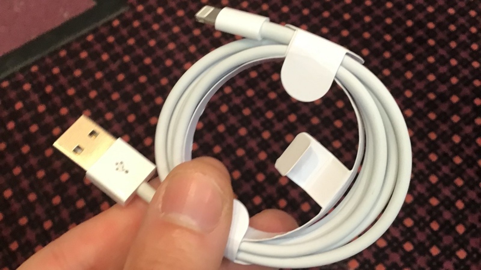 Security Researcher Develops Lightning Cable That Gives Hackers a Way to Remotely Infiltrate Your Computer