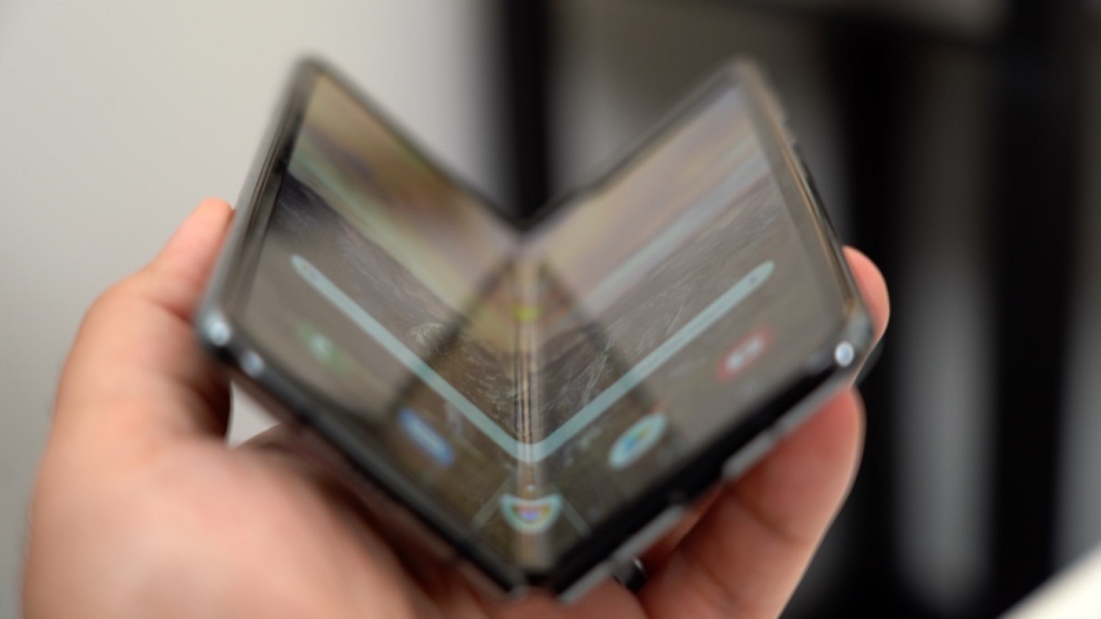 Hands-On With Samsung's New Galaxy Fold