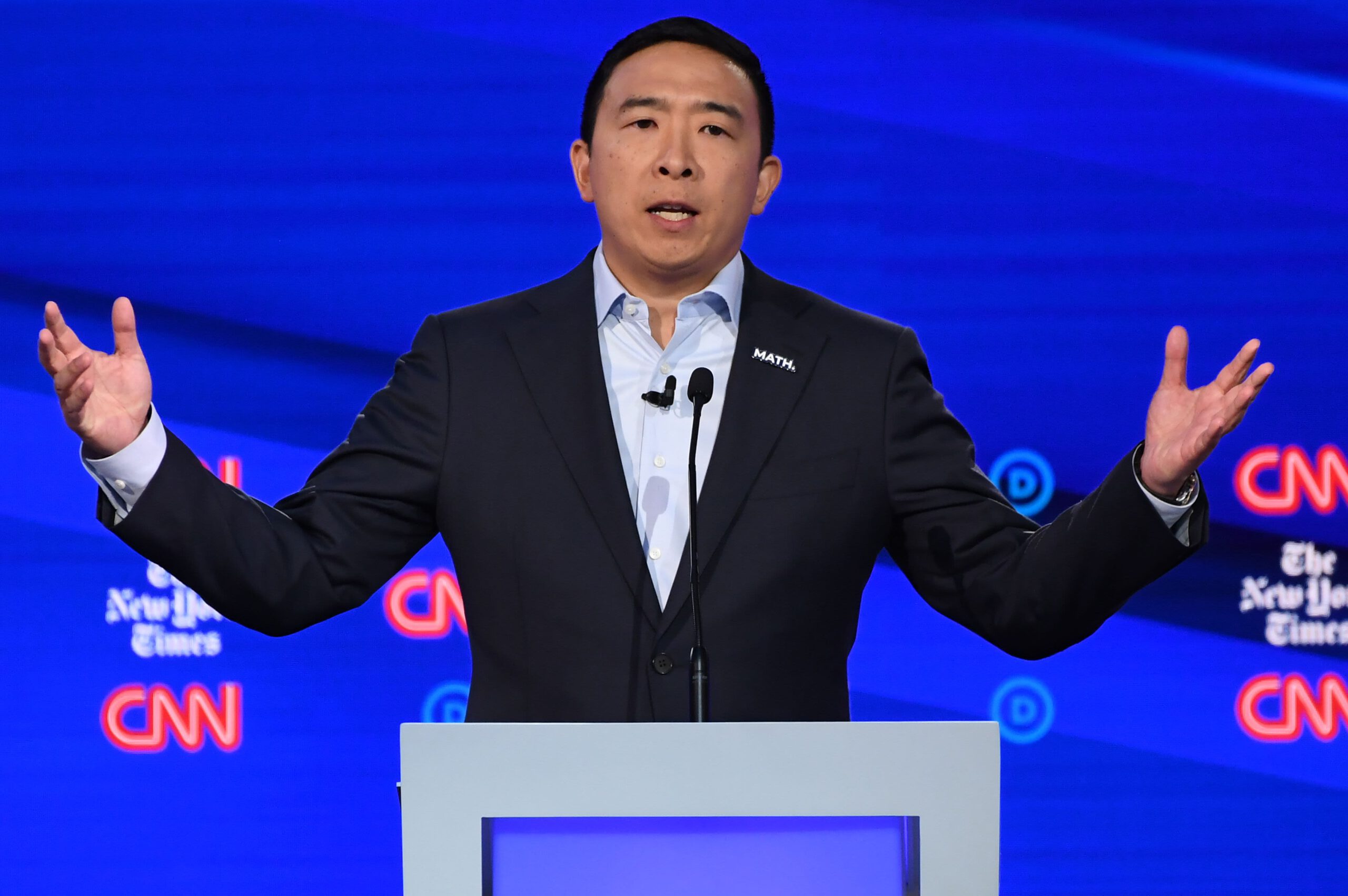 Andrew Yang turns question on Trump impeachment into a slam against Amazon