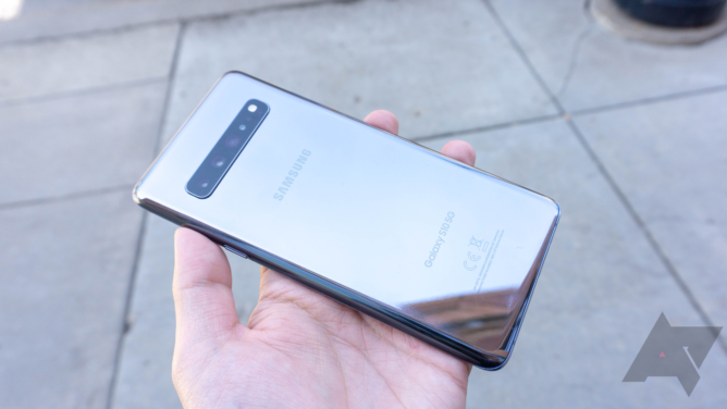 Android 10 rolling out to Samsung Galaxy S10 series (Update: India and Kuwait)