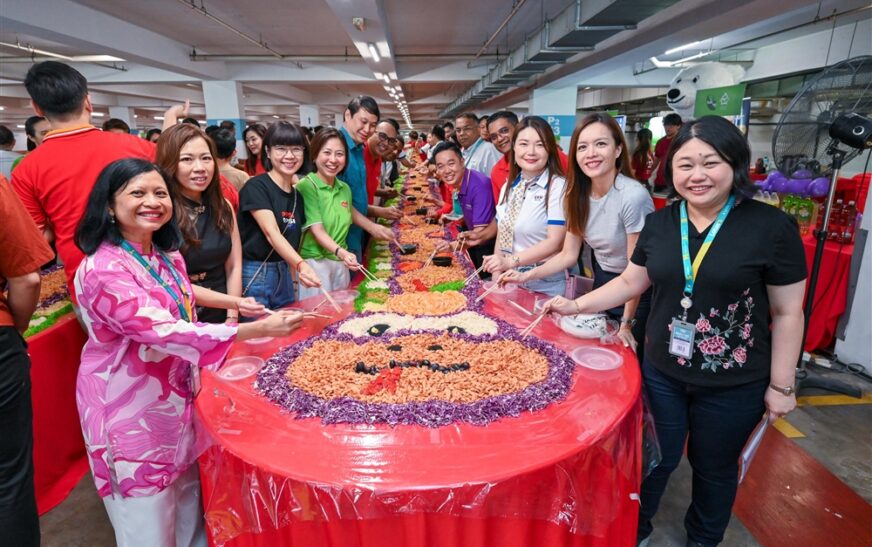 Lotus’s Malaysia Breaks Record with Longest Yee Sang Celebration